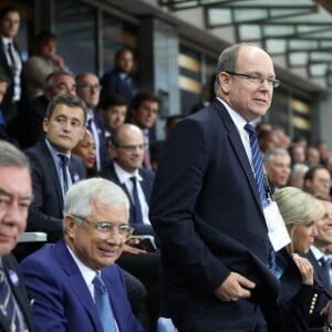 Le président de l'Assemblée nationale Claude Bartolone, le prince Albert II de Monaco, la première dame Brigitte Macron (Trogneux) et son mari le président de la République Emmanuel Macron - Finale du Top 14, ASM Clermont contre le RC Toulon au Stade de France à Saint-Denis, Seine Saint-Denis (banlieus de Paris), France, le 4 juin 2017. ASM Clermont remporte le match contre RC Toulon 22-16. © Dominique Jacovides/Bestimage