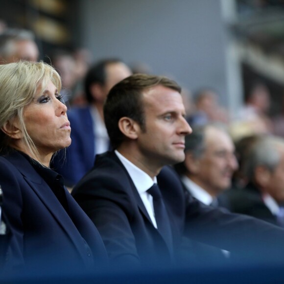 La première dame Brigitte Macron (Trogneux) et son mari le président de la République Emmanuel Macron - Finale du Top 14, ASM Clermont contre le RC Toulon au Stade de France à Saint-Denis, Seine Saint-Denis (banlieus de Paris), France, le 4 juin 2017. ASM Clermont remporte le match contre RC Toulon 22-16. © Dominique Jacovides/Bestimage