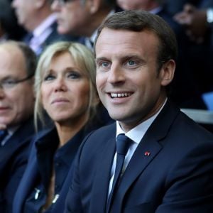 Le prince Albert II de Monaco, la première dame Brigitte Macron (Trogneux) et son mari le président de la République Emmanuel Macron - Finale du Top 14, ASM Clermont contre le RC Toulon au Stade de France à Saint-Denis, Seine Saint-Denis (banlieus de Paris), France, le 4 juin 2017. ASM Clermont remporte le match contre RC Toulon 22-16. © Dominique Jacovides/Bestimage