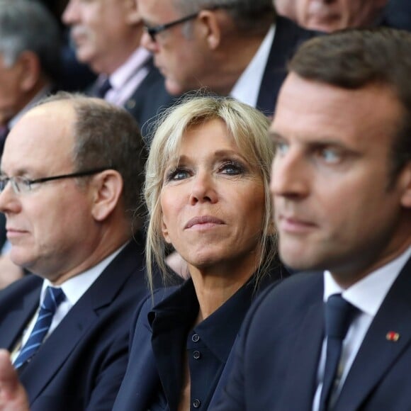 Le président de l'Assemblée nationale Claude Bartolone, le prince Albert II de Monaco, la première dame Brigitte Macron (Trogneux) et son mari le président de la République Emmanuel Macron - Finale du Top 14, ASM Clermont contre le RC Toulon au Stade de France à Saint-Denis, Seine Saint-Denis (banlieus de Paris), France, le 4 juin 2017. ASM Clermont remporte le match contre RC Toulon 22-16. © Dominique Jacovides/Bestimage