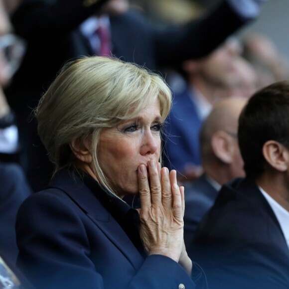 La première dame Brigitte Macron (Trogneux) et son mari le président de la République Emmanuel Macron - Finale du Top 14, ASM Clermont contre le RC Toulon au Stade de France à Saint-Denis, Seine Saint-Denis (banlieus de Paris), France, le 4 juin 2017. ASM Clermont remporte le match contre RC Toulon 22-16. © Dominique Jacovides/Bestimage