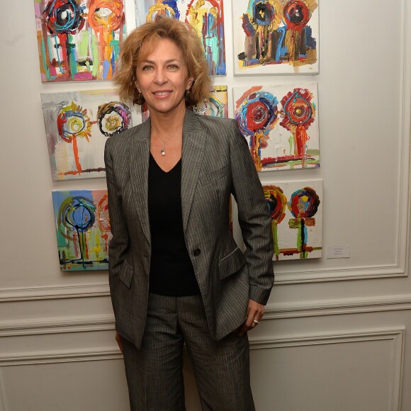 Semi-exclusif - Corinne Touzet - Vernissage de l'exposition de Caroline Faindt aux jardins d'Artois à Paris le 23 février 2017. © Veeren/Bestimage