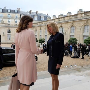 Départ de la princesse Mary de Danemark après sa visite au Palais de l'Elysée à Paris, reçue par la première dame Brigitte Macron (Trogneux), le 6 juin 2017. © Sébastien Valiela/Bestimage