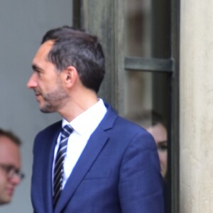 La princesse Mary de Danemark reçue officiellement par la femme du président de la république française, Brigitte Macron (Trogneux) sur le perron du palais de l'Élysée à Paris le 6 juin 2017. © Giancarlo Gorassini / Bestimage