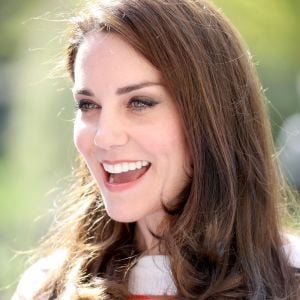 Catherine Kate Middleton, la duchesse de Cambridge reçoit les coureurs de l'équipe ''Heads Together'' au palais de Kensington à Londres , le 19 avril 2017, lors de leur préparation pour le Virgin Money London Marathon 2017.