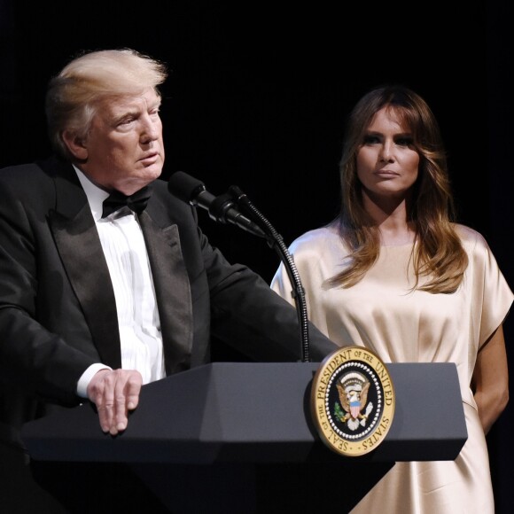 Le président des Etats-Unis, Donald Trump et sa femme, la première dame des Etats-Unis Melania Trump (vêtue d'une robe Monique Lhuillier) assistent au gala annuel caritatif du Ford's Theatre, lieu historique où le président Abraham Lincoln a été assassiné. Washington, le 4 juin 2017.