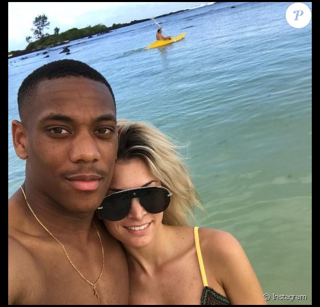 Anthony Martial et sa chérie Mélanie Da Cruz en vacances en amoureux.