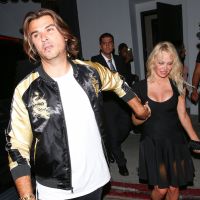 Pamela Anderson : Main dans la main avec un ex-candidat de Secret Story !