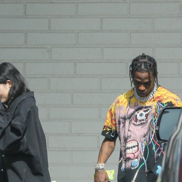 Kylie Jenner et son compagnon Travis Scott à Calabasas, le 30 mai 2017