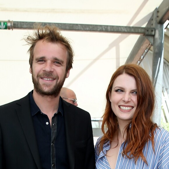 Cyril Mokaiesh et sa compagne Elodie Frégé au village des Internationaux de Tennis de Roland Garros à Paris le 7 juin 2017 © Cyril Moreau-Dominique Jacovides/Bestimage