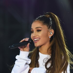 Ariana Grande est remontée sur scène à Manchester, dimanche, moins de deux semaines après qu'une attaque contre son concert eut fait 22 morts et des dizaines de blessés - Attentat de Manchester : 'One Love Manchester', concert exceptionnel organisé au profit des familles des victimes à Manchester le 4 juin 2017 © DaveHogan For OneLoveManchester/GoffPhotos.com via Bestimage