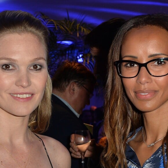 Julia Stiles, enceinte, et Sonia Rolland lors du cocktail organisé pour le lancement de la série "Riviera" à l'Elysées Biarritz. Paris, le 14 juin 2017. © Ramsamy Veeren/Bestimage