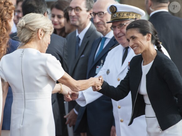 La première dame Brigitte Macron (Trogneux) - Le couple présidentiel est arrivé à l'aéroport international de Rabat-Salé pour son premier voyage offi­ciel au Maroc, le 14 juin 2017. © Pierre Perusseau/Bestimage