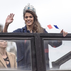 Iris Mittenaere de retour à Lille, sa ville natale, après son sacre de Miss Univers 2017. Elle est arrivée par le train, a défilé dans un bus sur la rue principale et a terminé au balcon du journal "La Voix du Nord", le 19 mars 2017. © Stéphane Vansteenkiste/Bestimage