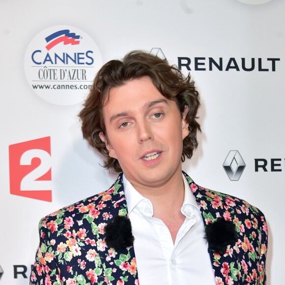 Alex Vizorek - Photocall de l'enregistrement de l'émission "On n'est pas couché" à la Villa Domergue de Cannes le 18 mai 2016. La bande a Laurent Ruquier a investi la superbe villa Domergue sur les hauteurs de Cannes, pour le tournage d’une émission spéciale sur le cinéma lors du 69ème Festival International du Film de Cannes. L’émission sera diffusée diffusé samedi soir 21 mai sur France 2. © Veeren-Gorassini/Bestimage18/05/2016 - Cannes