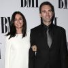 Courteney Cox et son fiancé Johnny McDaid lors des la 64e soirée annuelle des BMI Pop Awards au Beverly Wilshire Four Seasons Hotel à Los Angeles, le 10 mai 2016.