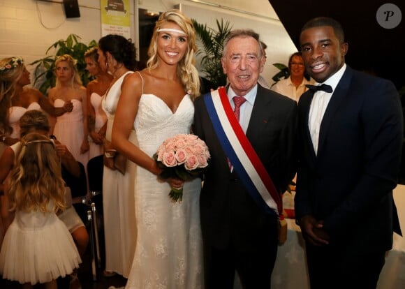 Exclusif - Le footballeur international Rio Mavuba épouse Elodie, sa compagne depuis plus de 10 ans, le 17 Juin 2017 à la Mairie de Cestas. © Patrick Bernard-Thibaud Moritz/ Bestimage