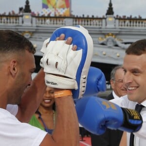 Le président de la République française Emmanuel Macron soutient la candidature de Paris pour l'organisation des Jeux olympiques de 2024 à Paris, France, le 24 juin 2017. © Jean-Paul Pelissier/Pool/Bestimage