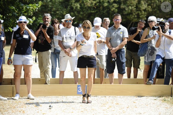 Cécile de Ménibus - Tournoi de pétanque "Grand Prix des Personnalités" à L'Isle-sur-la-Sorgue le 24 juin 2017 © Eric Etten / Bestimage