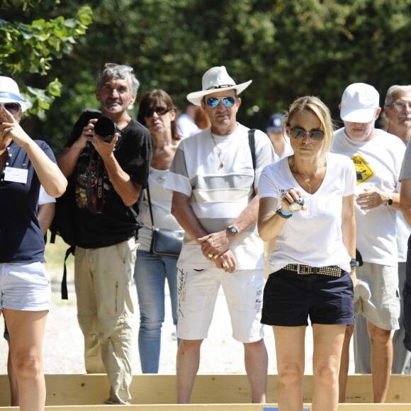Cécile de Ménibus - Tournoi de pétanque "Grand Prix des Personnalités" à L'Isle-sur-la-Sorgue le 24 juin 2017 © Eric Etten / Bestimage