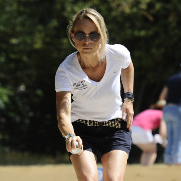 Cécile de Ménibus - Tournoi de pétanque "Grand Prix des Personnalités" à L'Isle-sur-la-Sorgue le 24 juin 2017 © Eric Etten / Bestimage