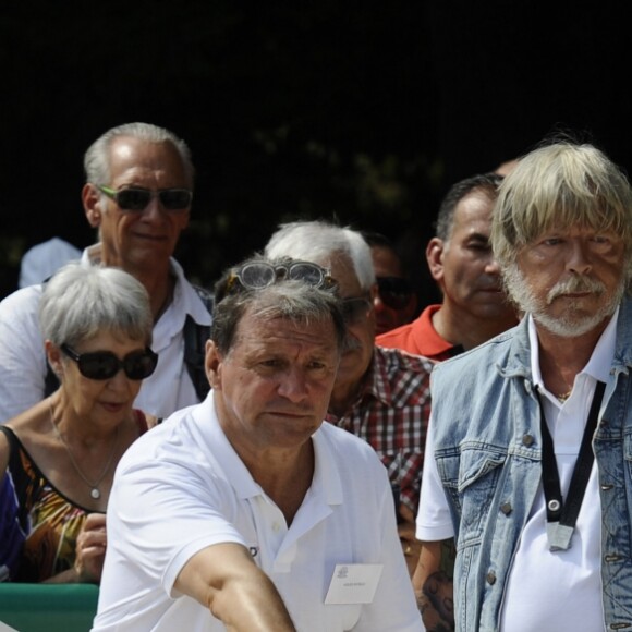 Patrick Adler et le chanteur Renaud - Tournoi de pétanque "Grand Prix des Personnalités" à L'Isle-sur-la-Sorgue le 24 juin 2017 © Eric Etten / Bestimage