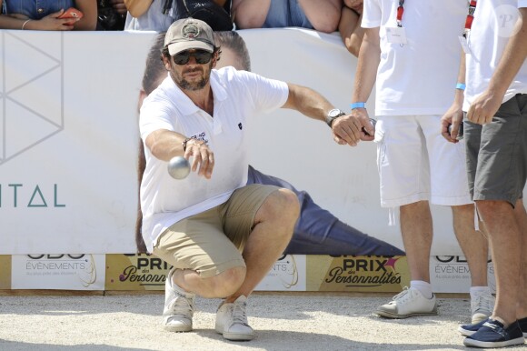 Patrick Bruel lors du tournoi de pétanque "Grand Prix des Personnalités" à L'Isle-sur-la-Sorgue le 24 juin 2017 © Eric Etten / Bestimage