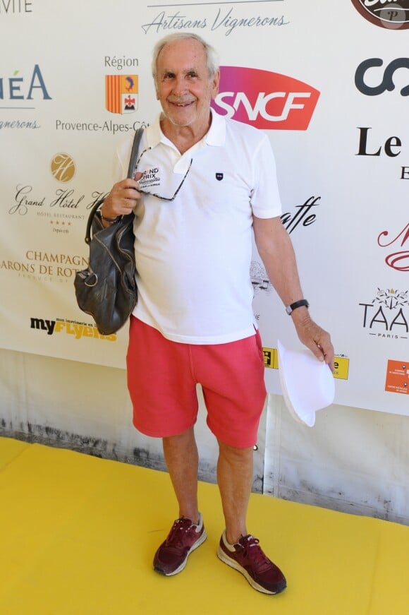 Patrice Laffont au tournoi de pétanque "Grand Prix des Personnalités" à L'Isle-sur-la-Sorgue le 24 juin 2017 © Eric Etten / Bestimage