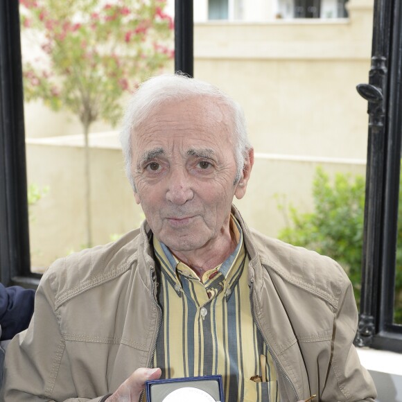 Charles Aznavour est venu à l'Ambassade de l'Arménie à Marseille pour l'inauguration de sa Fondation entre l'Arménie et la France le 26 juin 2017. © Patrick Carpentier/Bestimage