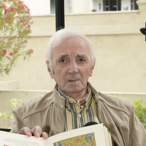 Charles Aznavour est venu à l'Ambassade de l'Arménie à Marseille pour l'inauguration de sa Fondation entre l'Arménie et la France le 26 juin 2017. © Patrick Carpentier/Bestimage