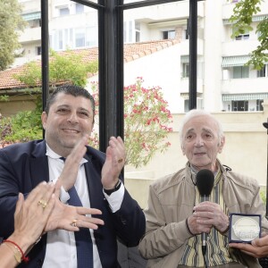 Charles Aznavour est venu à l'Ambassade de l'Arménie à Marseille pour l'inauguration de sa Fondation entre l'Arménie et la France le 26 juin 2017. © Patrick Carpentier/Bestimage