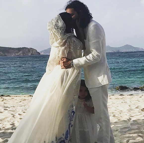 Ally Hilfiger a épousé son chéri Steve Nash lors d'une cérémonie sur l'île Moustique au mois de juin 2017