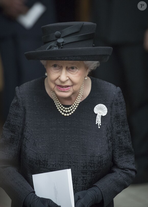 La reine Elizabeth II aux obsèques de Patricia Katchbull, 2e comtesse Mountbatten de Burma, le 27 juin 2017 en l'église Saint-Paul de Knightsbridge, à Londres.