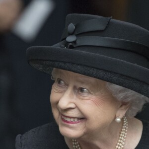 La reine Elizabeth II aux obsèques de Patricia Katchbull, 2e comtesse Mountbatten de Burma, le 27 juin 2017 en l'église Saint-Paul de Knightsbridge, à Londres.