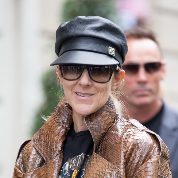 Céline Dion quitte l'hôtel Royal Monceau, à Paris, le 28 juin 2017. © Bestimage