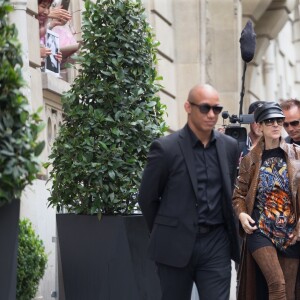 Céline Dion quitte l'hôtel Royal Monceau, à Paris, le 28 juin 2017. © Bestimage