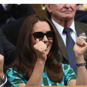 Kate Middleton, duchesse de Cambridge, lors de la finale hommes du tournoi de tennis de Wimbledon à Londres, le 6 juillet 2014.