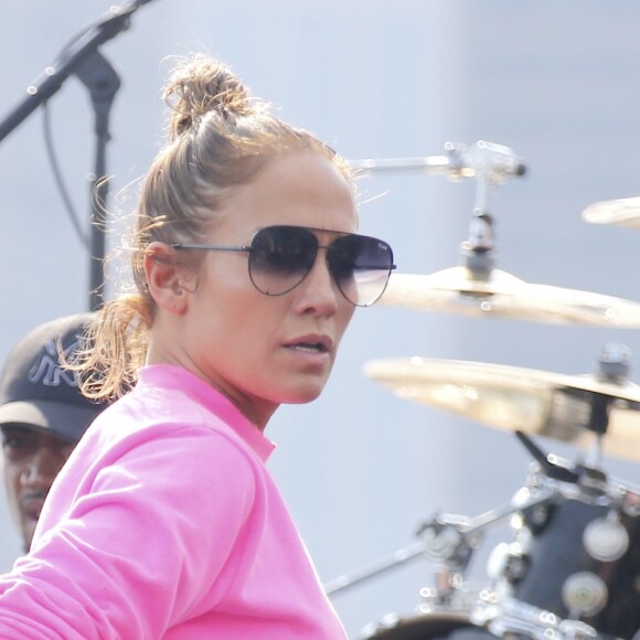 Jennifer Lopez en pleine répétition pour son concert du 4 juillet prochain dans les rues de New york, le 30 juin 2017