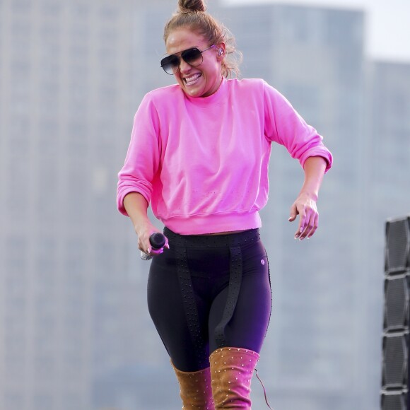 Jennifer Lopez en pleine répétition pour son concert du 4 juillet prochain dans les rues de New york, le 30 juin 2017