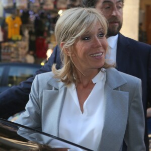 Brigitte Macron (Trogneux) - Sortie du vernissage de l'exposition ''Christian Dior, couturier du rêve'' pour les 70 ans de la maison Christian Dior au Musée des Arts Décoratifs à Paris, le 3 juillet 2017. © CVS/Veeren/Bestimage