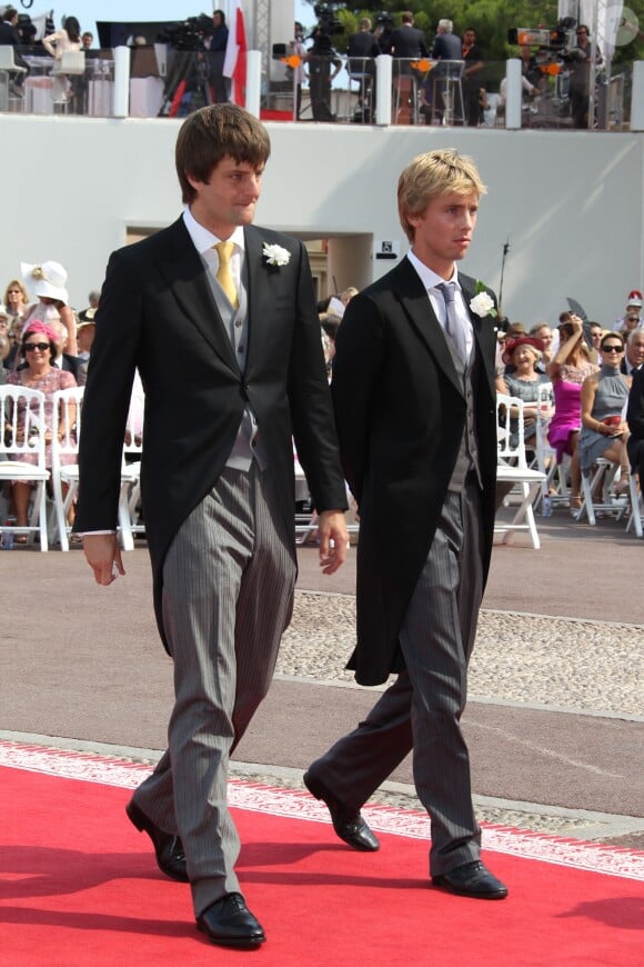 Le prince Ernst August (fils) de Hanovre et son frère le prince Christian en 2011 au mariage du prince Albert II de Monaco et de la princesse Charlene.