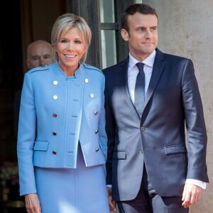 Emmanuel Macron et sa femme Brigitte Macron (Trogneux) - Passation de pouvoir entre Emmanuel Macron et François Hollande au Palais de l'Elysée à Paris le 14 mai 2017. © Cyril Moreau / Bestimage