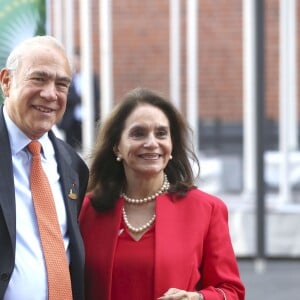 Jose Angel Gurria et sa femme Lulu Quintana arrivent au concert de la Neuvième Symphonie de Beethoven à l'Elbphilharmonie de Hamburg, Allemagne, le 7 juillet 2017. © Future-Image/Zuma Press/Bestimage