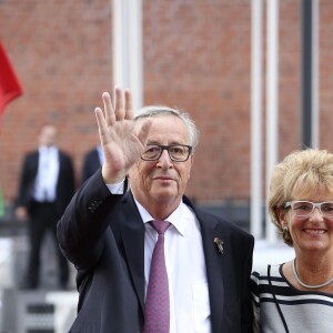 Jean-Claude Juncker et sa femme Christiane Frising arrivent au concert de la Neuvième Symphonie de Beethoven à l'Elbphilharmonie de Hamburg, Allemagne, le 7 juillet 2017. © Future-Image/Zuma Press/Bestimage