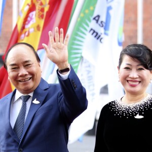 Nguyen Xuan Phuc et sa femme arrivent au concert de la Neuvième Symphonie de Beethoven à l'Elbphilharmonie de Hamburg, Allemagne, le 7 juillet 2017. © Future-Image/Zuma Press/Bestimage