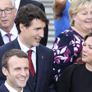 Emmanuel Macron, Justin Trudeau, sa femme Sophie Gregoire, Mauricio Macri, Angela Merkel, Peng Liyuan, Joachim Sauer, Jean-Claude Juncker et Erna Solberg - Photo de famille des participants du sommet du G20 et de leurs conjoints avant un concert à l'Elbphilharmonie à Hambourg, Allemagne, le 7 juillet 2017. © Ludovic Marin/Pool/Bestimage