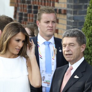 Le maire de Hamburg Olaf Scholz, la Première dame Melania Trump, Joachim Sauer et le président des Etat-Unis Donald Trump - Photo de famille des participants du sommet du G20 et de leurs conjoints avant un concert à l'Elbphilharmonie à Hambourg, Allemagne, le 7 juillet 2017. © Ludovic Marin/Pool/Bestimage