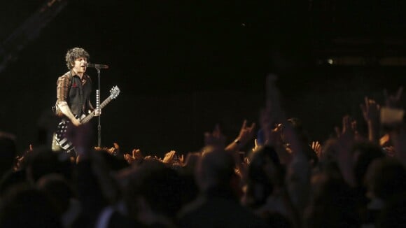 Green Day critiqué après la mort terrifiante d'un acrobate