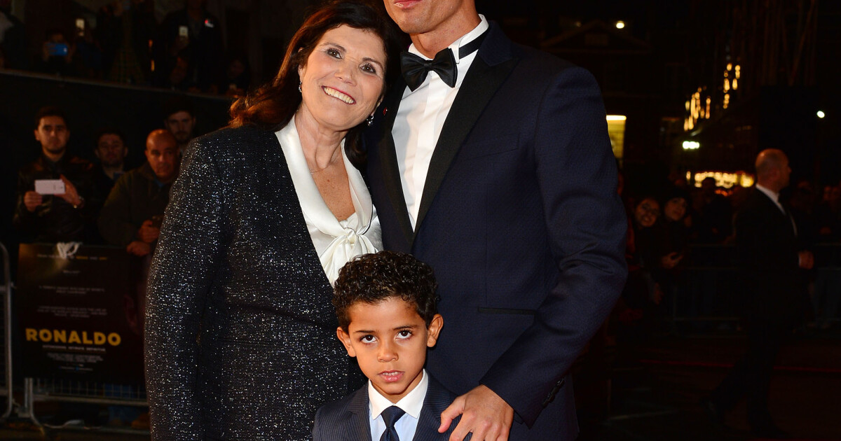 Cristiano Ronaldo : Nouvelle photo de ses jumeaux, sa maman conquise -  Purepeople