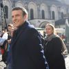 Laurence Haim, à droite - Emmanuel Macron (candidat du mouvement En Marche ! ) en campagne pour le second tour des élections présidentielles 2017 sur le marché de Poitiers le 29 avril 2017. © Eric Feferberg/Pool/Bestimage
